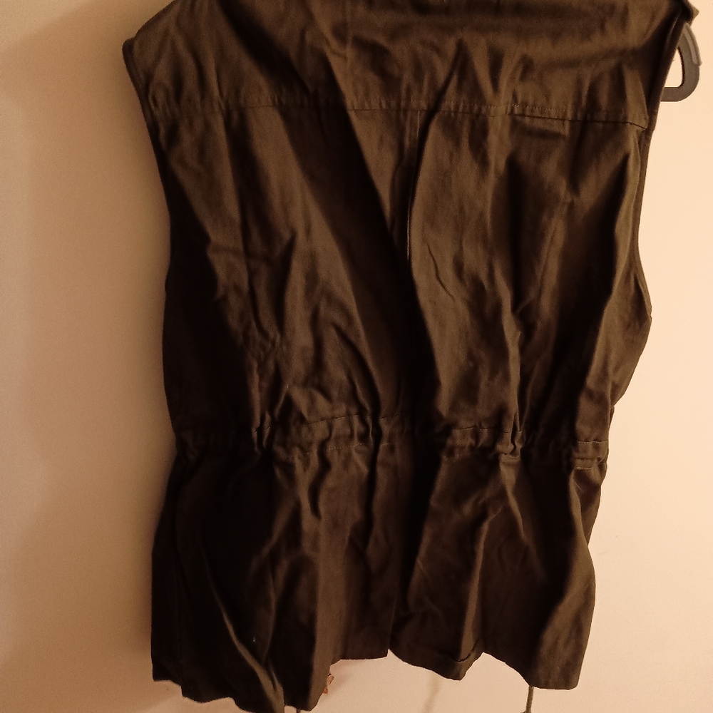 Utility vest - Picture 2 of 2